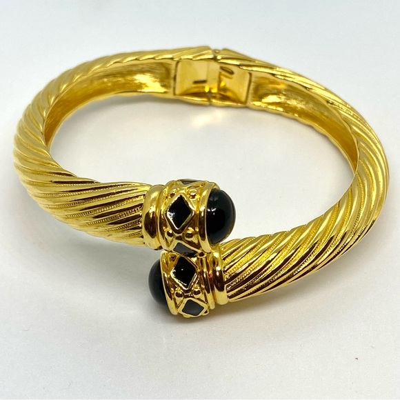 Vintage Joan Rivers Gold Toned Wrap Bracelet with Two Interchangeable Ti… - Picture 8 of 8